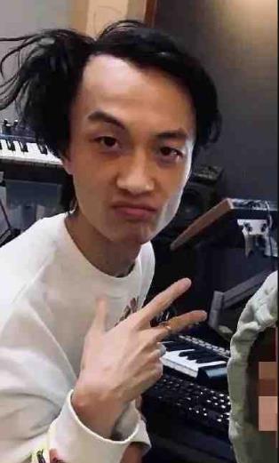 宋宇宁前女友爆料视频大全,揭秘明星感情生活背后真相 第1张 宋宇宁前女友爆料视频大全,揭秘明星感情生活背后真相 第1张